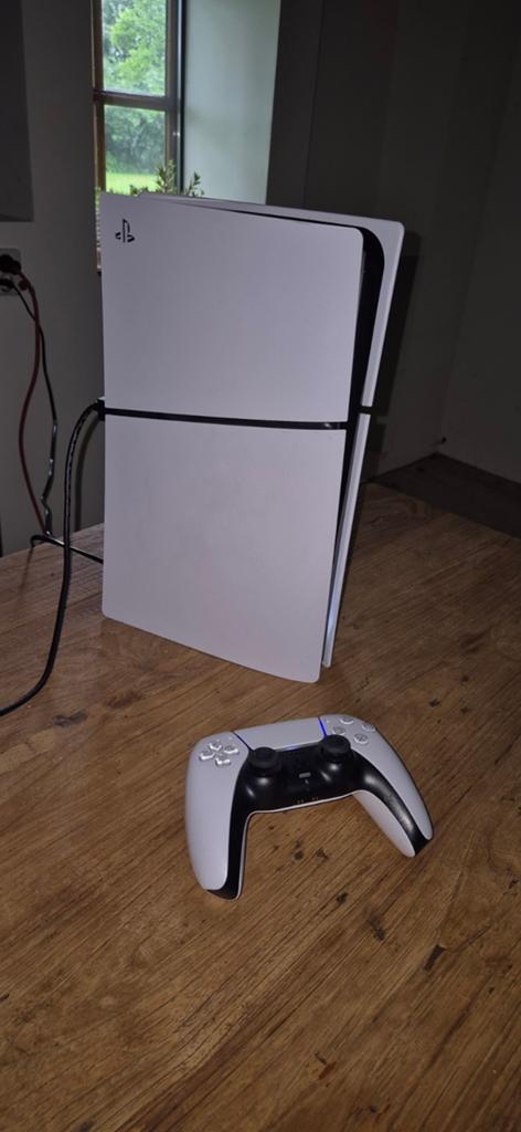 PlayStation 5 slim disc edition, Spelcomputers en Games, Spelcomputers | Sony PlayStation 5, Ophalen of Verzenden, Zo goed als nieuw