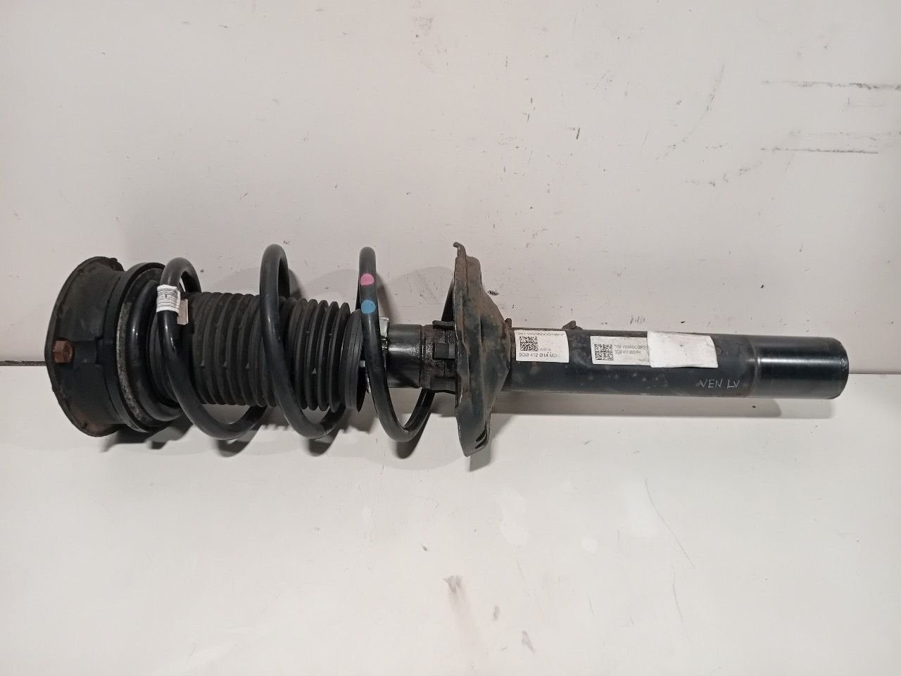 Veerpoot links voor Volkswagen Golf, Onderdelen@venauto.nl, Van der Ven Autorecycling B.V., Gebruikt, Ettenseweg 76, 4706 PB Roosendaal, The Netherlands