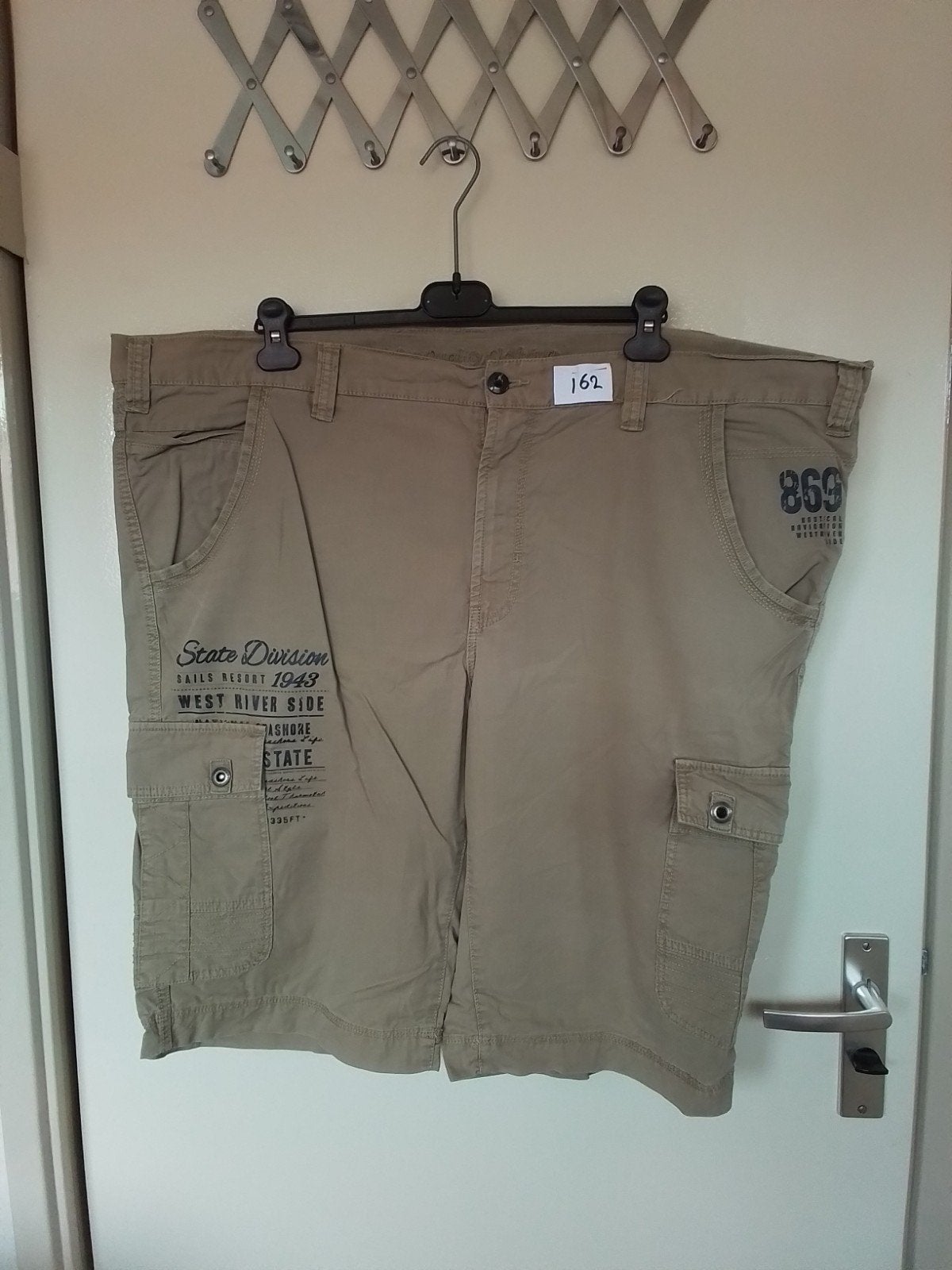 162 Zandkleur korte broek van C&A maat 62, Kleding | Heren, Ophalen of Verzenden, Zo goed als nieuw, Overige maten