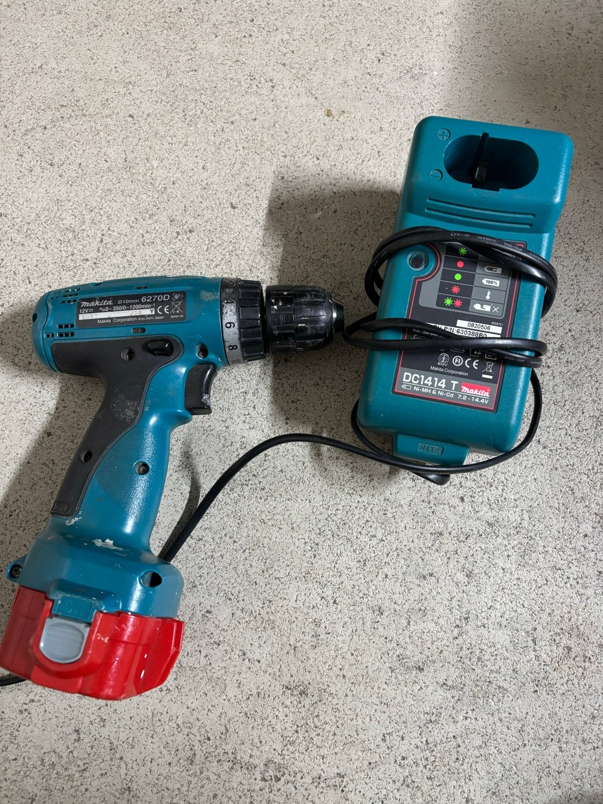 Makita 6270D Boormachine met Oplader en Accu, Ophalen of Verzenden, Gebruikt, Minder dan 400 watt, Boormachine