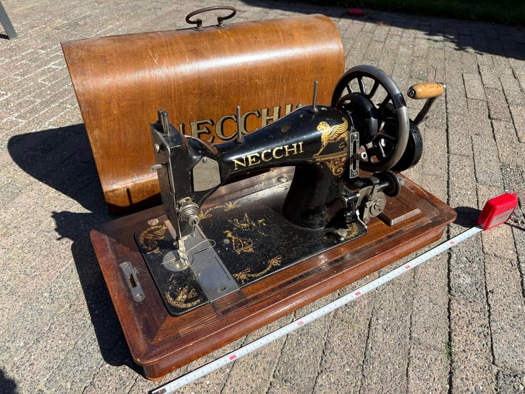 Antieke Necchi Naaimachine met Houten Koffer, Ophalen of Verzenden