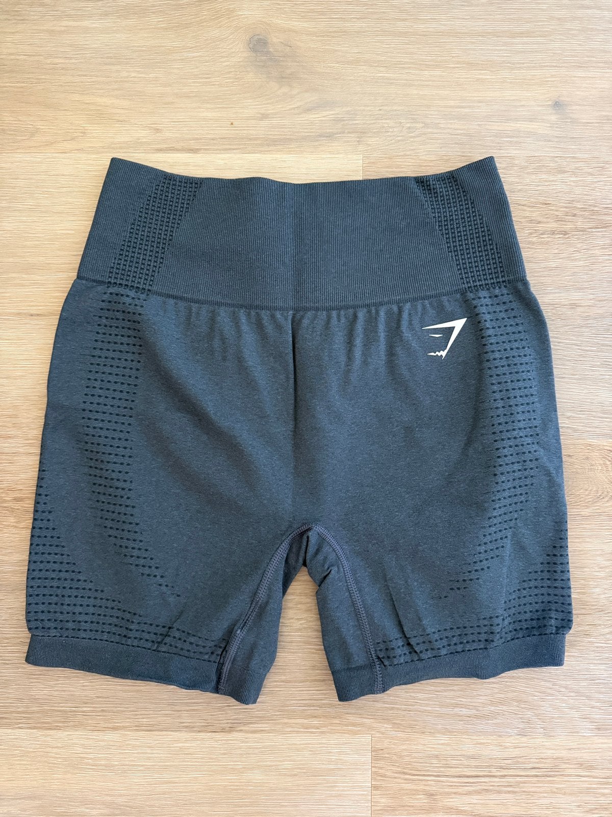 Gymshark short, Kleding | Dames, Ophalen of Verzenden, Zo goed als nieuw, Grijs, Fitness of Aerobics
