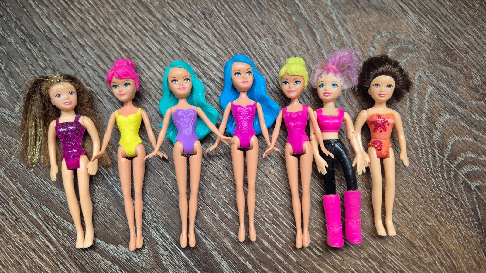 Set van 7 mini Polly pocket-achtige poppen, Ophalen, Gebruikt, Barbie