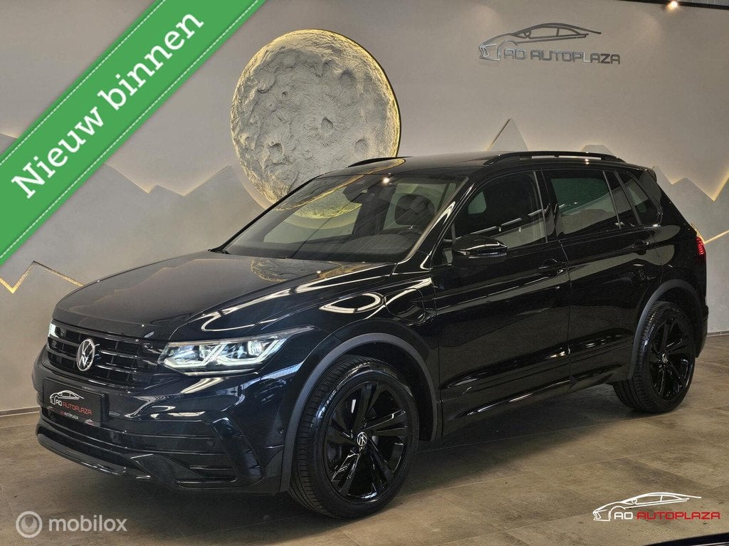 Volkswagen Tiguan 1.4 TSI eHybrid R-Line Panorama/Keyless/Bl, 1716 kg, 4 cilinders, Alcantara, Zwart
