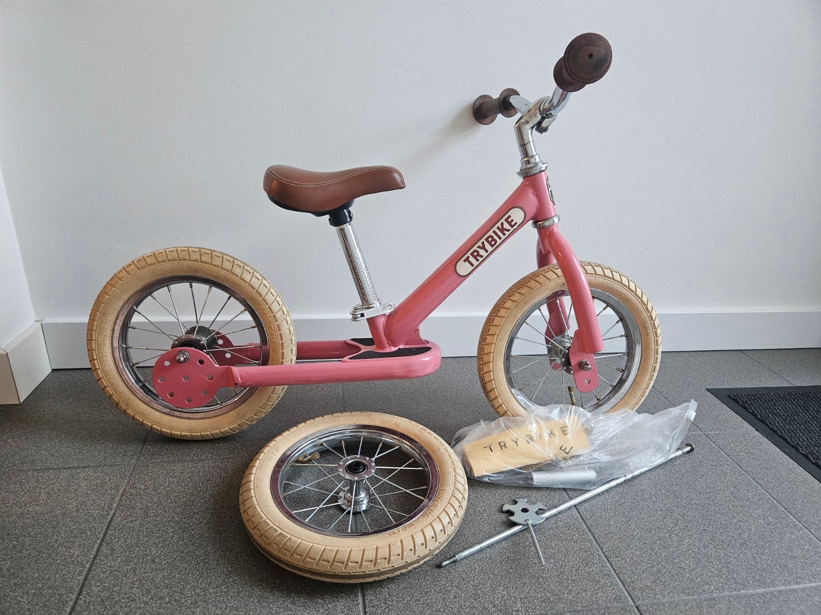 Roze Trybike drie-/tweewieler fiets, Ophalen, Trybike, Trommelrem, 16 tot 20 inch