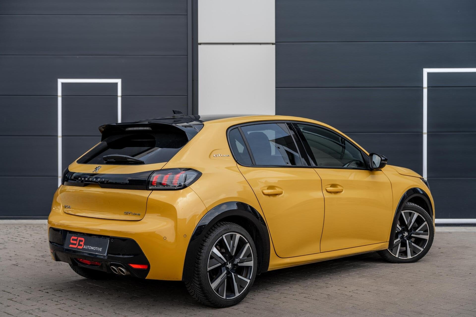 Peugeot 208 1.2 PureTech GT-Line Keyless|Navi|Carplay|VOL!, Auto's, Peugeot, Zwart, 1199 cc, 1133 kg, Leder en Stof