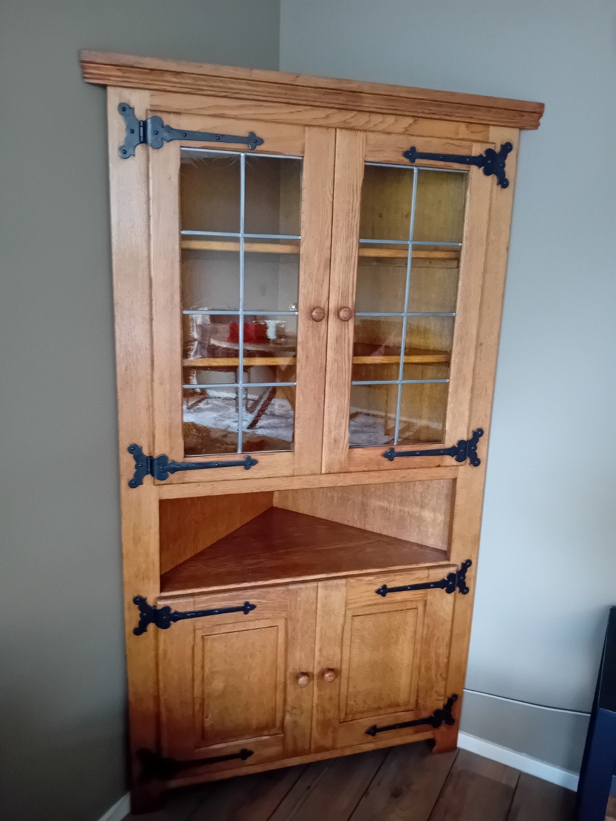 Eikenhouten hoekkast met glas in lood., Ophalen of Verzenden, Zo goed als nieuw