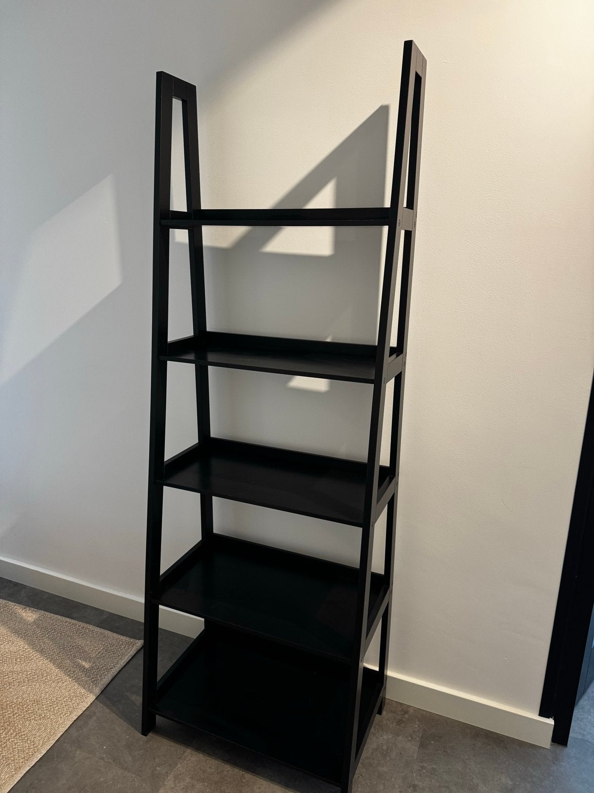 Zwarte (Boeken) kast met 5 Planken - Modern Design, Huis en Inrichting, Ophalen, Met plank(en), Minder dan 50 cm, Gebruikt
