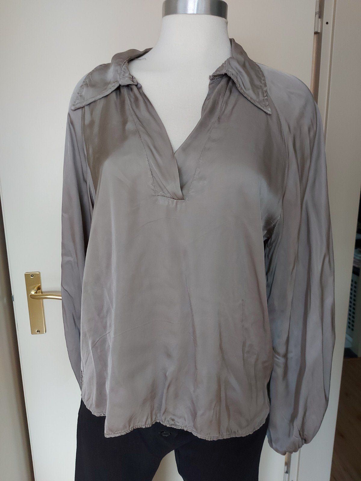 Garconne ruime  grijs glanzende blouse maat M,, Maat 38/40 (M), Ophalen of Verzenden, Zo goed als nieuw, Grijs