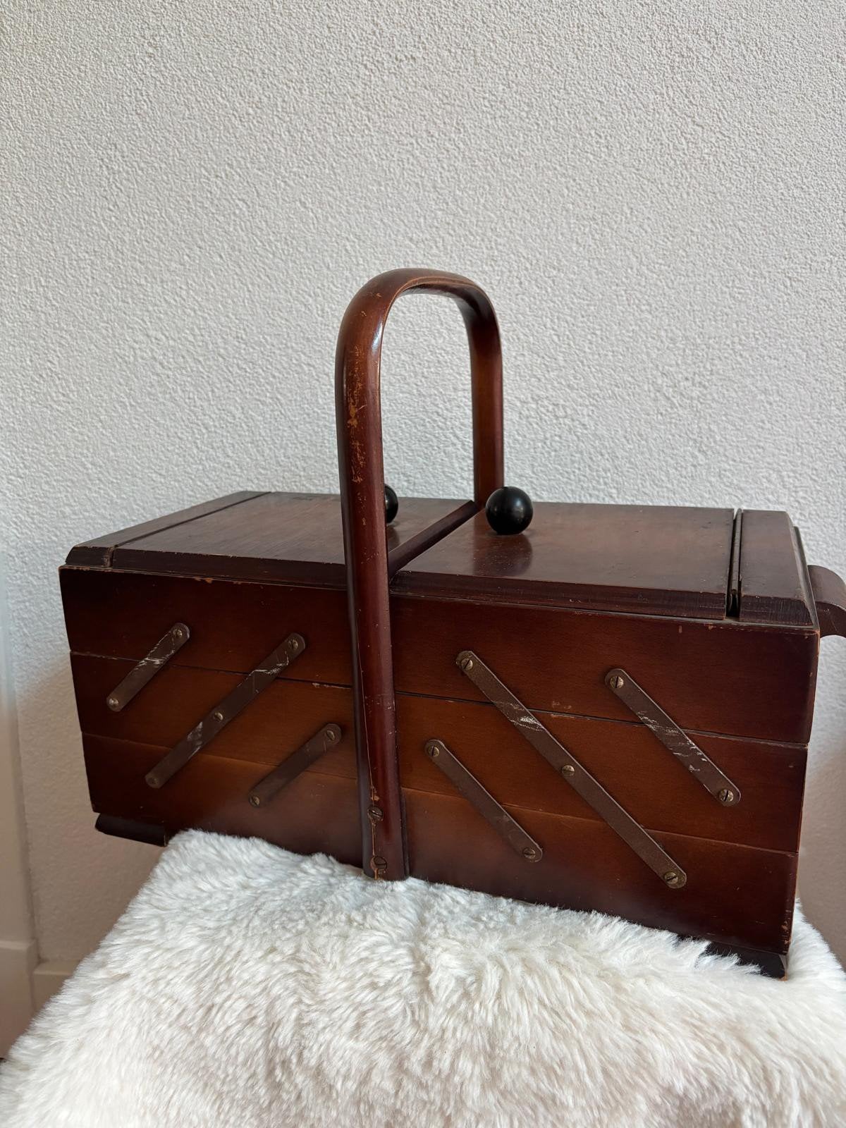 Naaikist bruin, hout, 80 cm uitgeklapt, Ophalen of Verzenden
