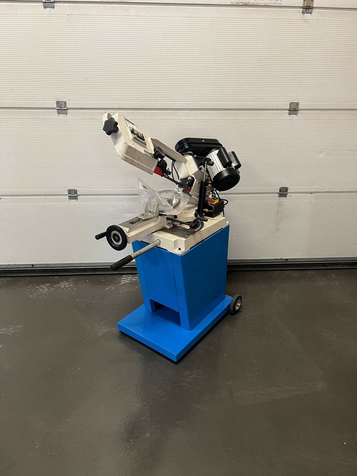 Zeer nette compacte weinig gebruikte lintzaag te koop, Doe-het-zelf en Verbouw, Ophalen, Zo goed als nieuw, Lintzaag, 70 mm of meer