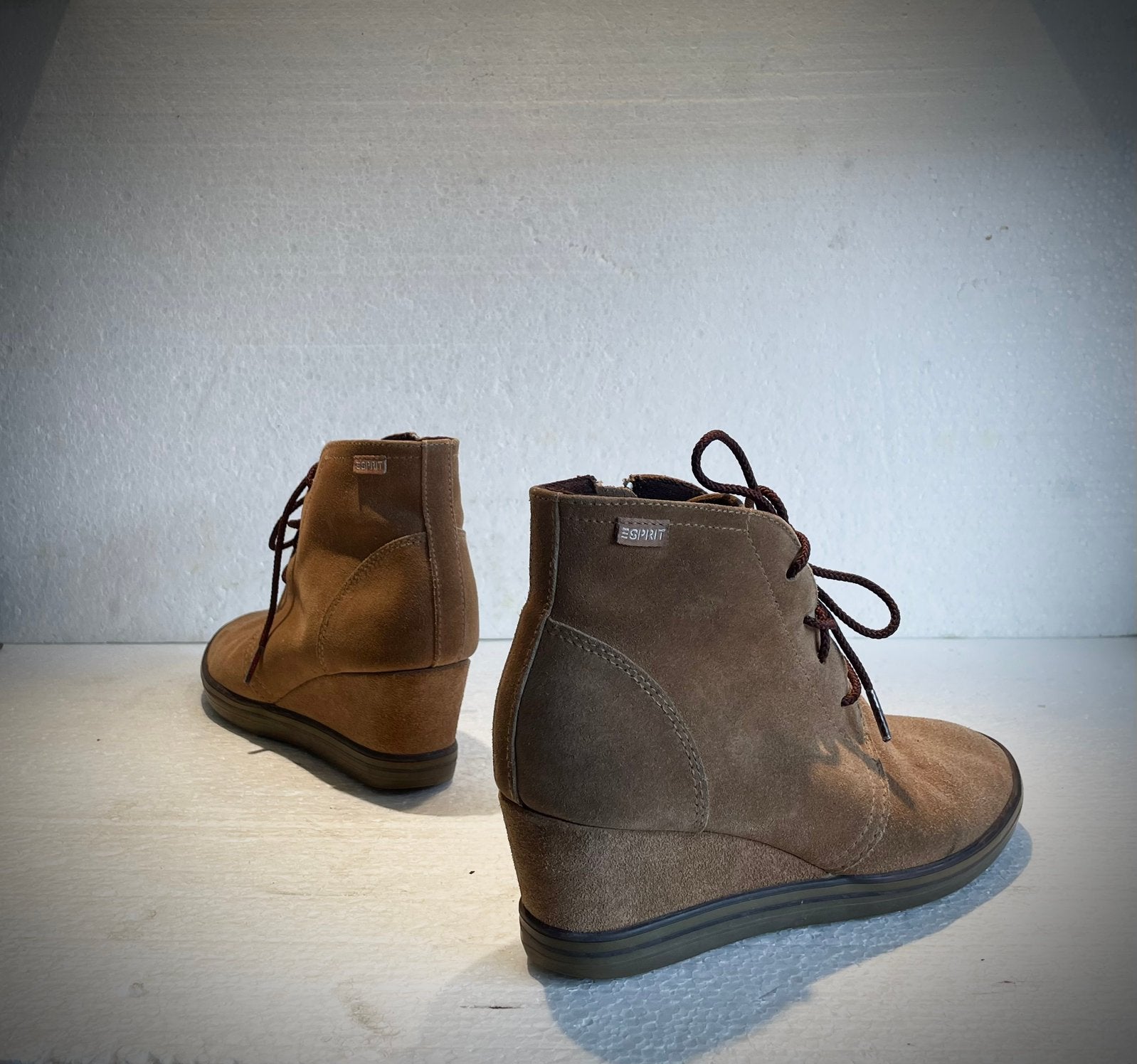 Esprit schoenen met slee hakken 40 bruin beige, Kleding | Dames, Schoenen, Ophalen of Verzenden, Schoenen met hoge hakken