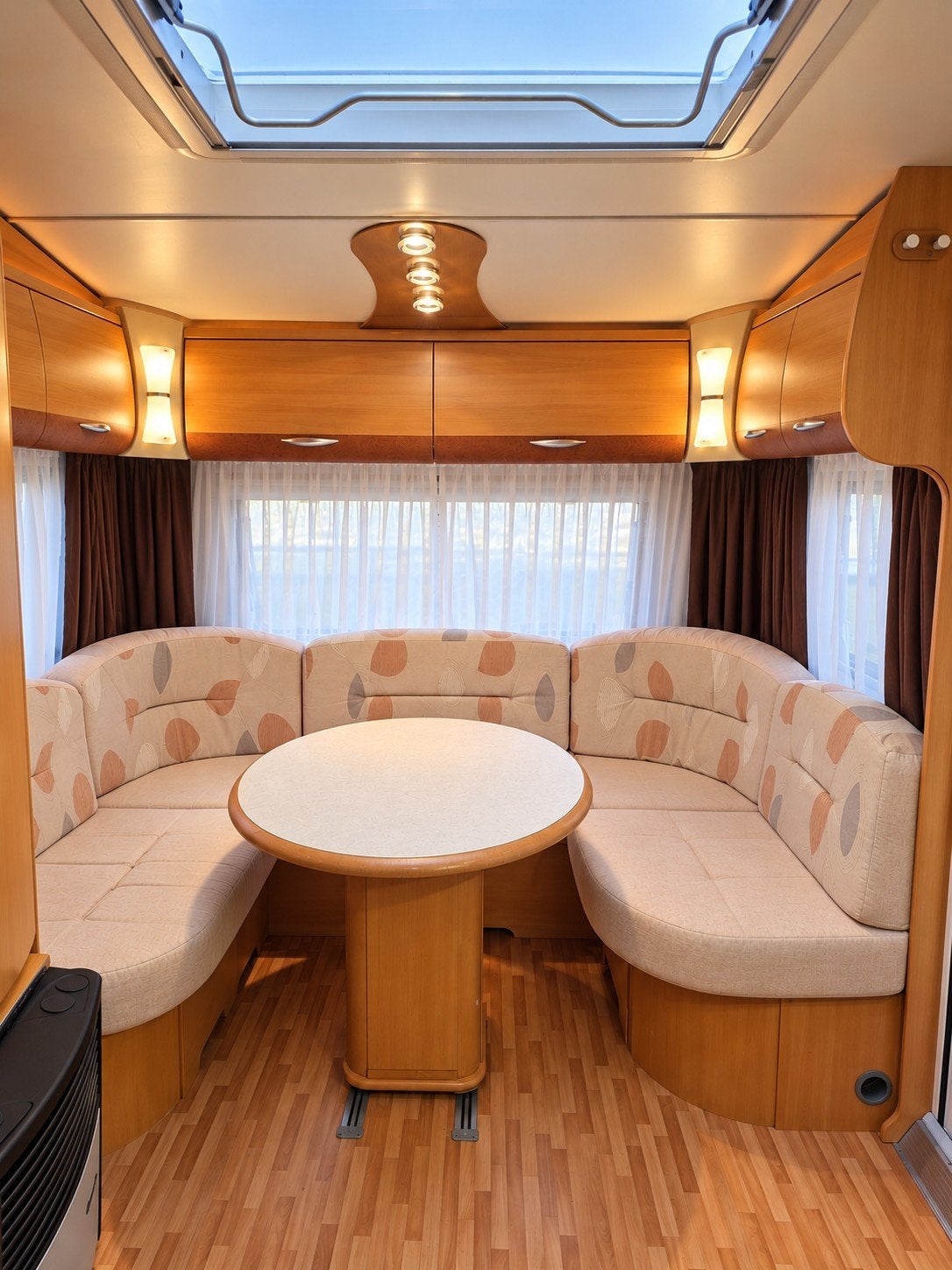 ️✅️QUEENSIZE BED lmc ambasador NIEUWSTAAT voortent&luifel️❤, Rondzit, Omvormbare zithoek, Particulier, 6 tot 7 meter