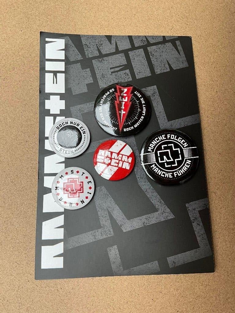 5 verschillende buttons van rammstein originele merch, Nieuw, REGINA, EMMEN, 5 verschillende buttons van rammstein originele merch zie foto,s nieuw
