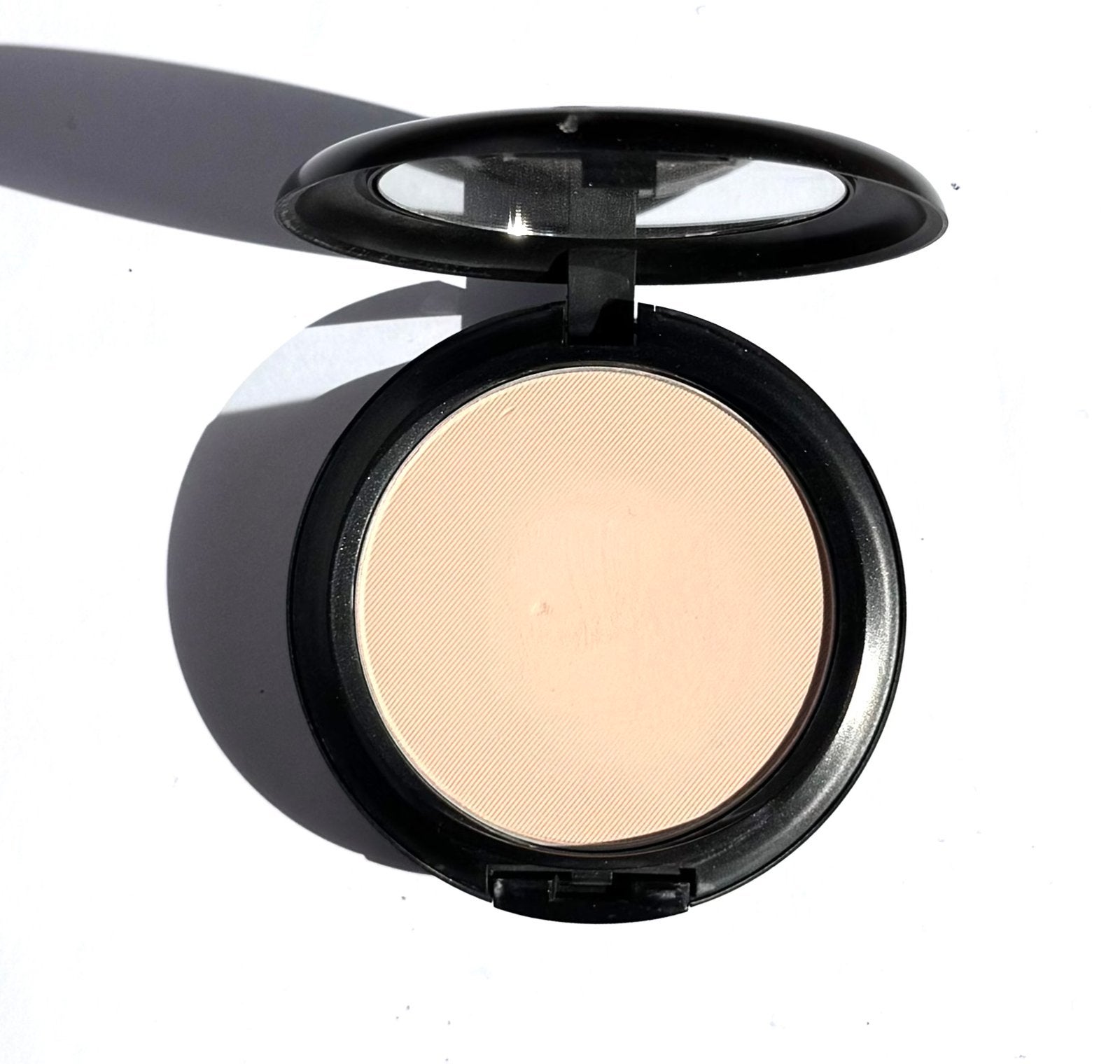 MAC studio fix powder plus foundation NW10, Ophalen of Verzenden, Nieuw, Beige, Gehele gezicht