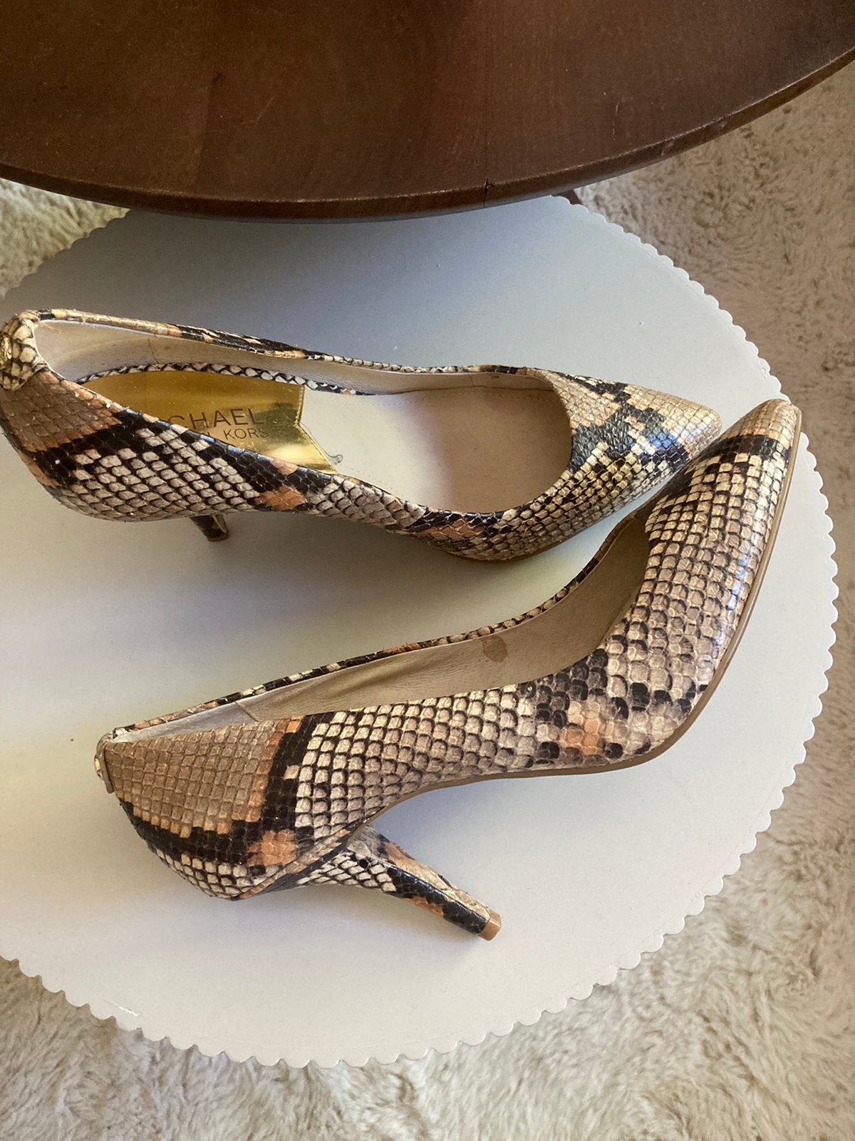 Pumps Michael Kors maat 37,5, Ophalen, Zo goed als nieuw, Beige, Pumps