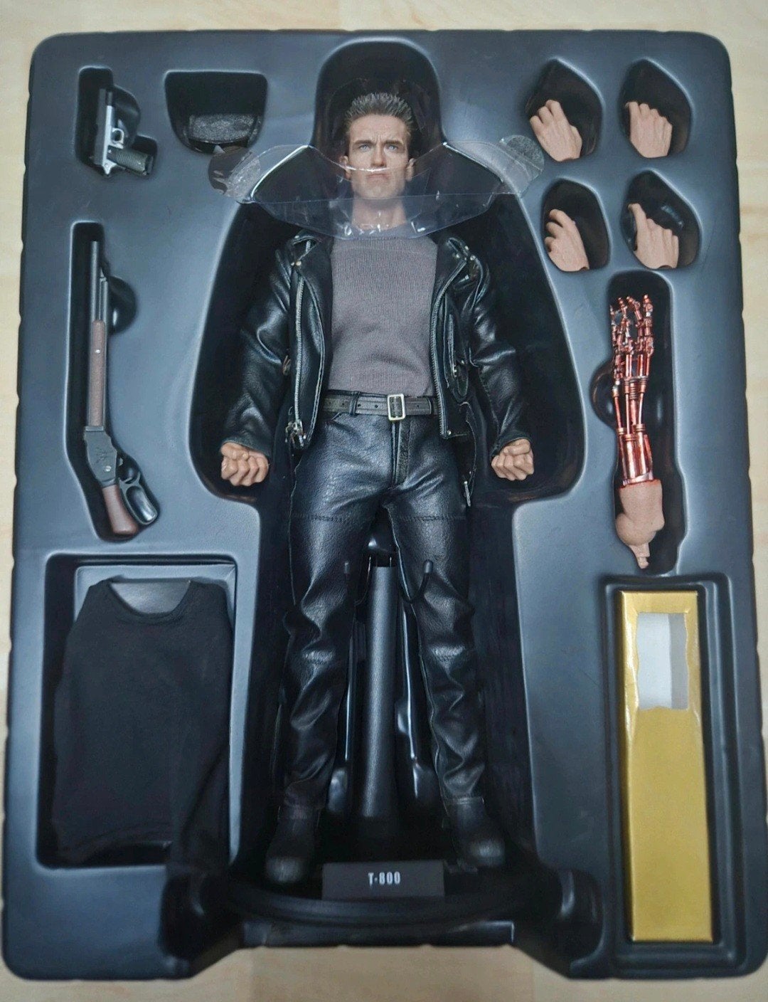 Terminator 2 T-800 Hot Toys, Ophalen of Verzenden, Zo goed als nieuw