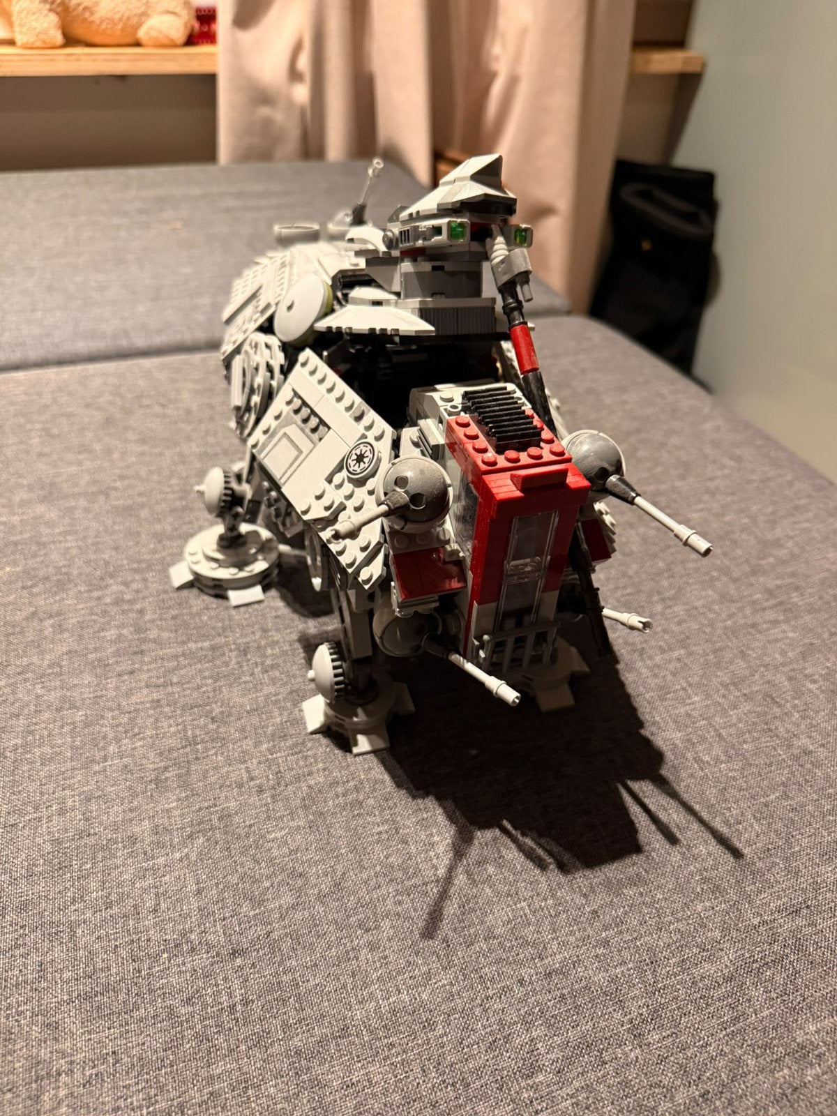 Foto 2 van Lego 75337 Star Wats AT-TE Walker