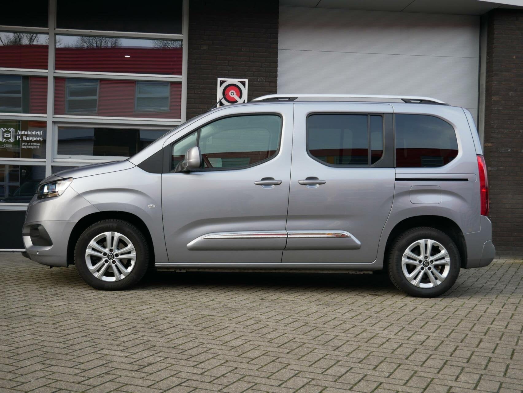 Toyota PROACE CITY Verso 1.2 Turbo Dynamic Navi+Bt| Camera, Voorwielaandrijving, Stof, Gebruikt, 1341 kg