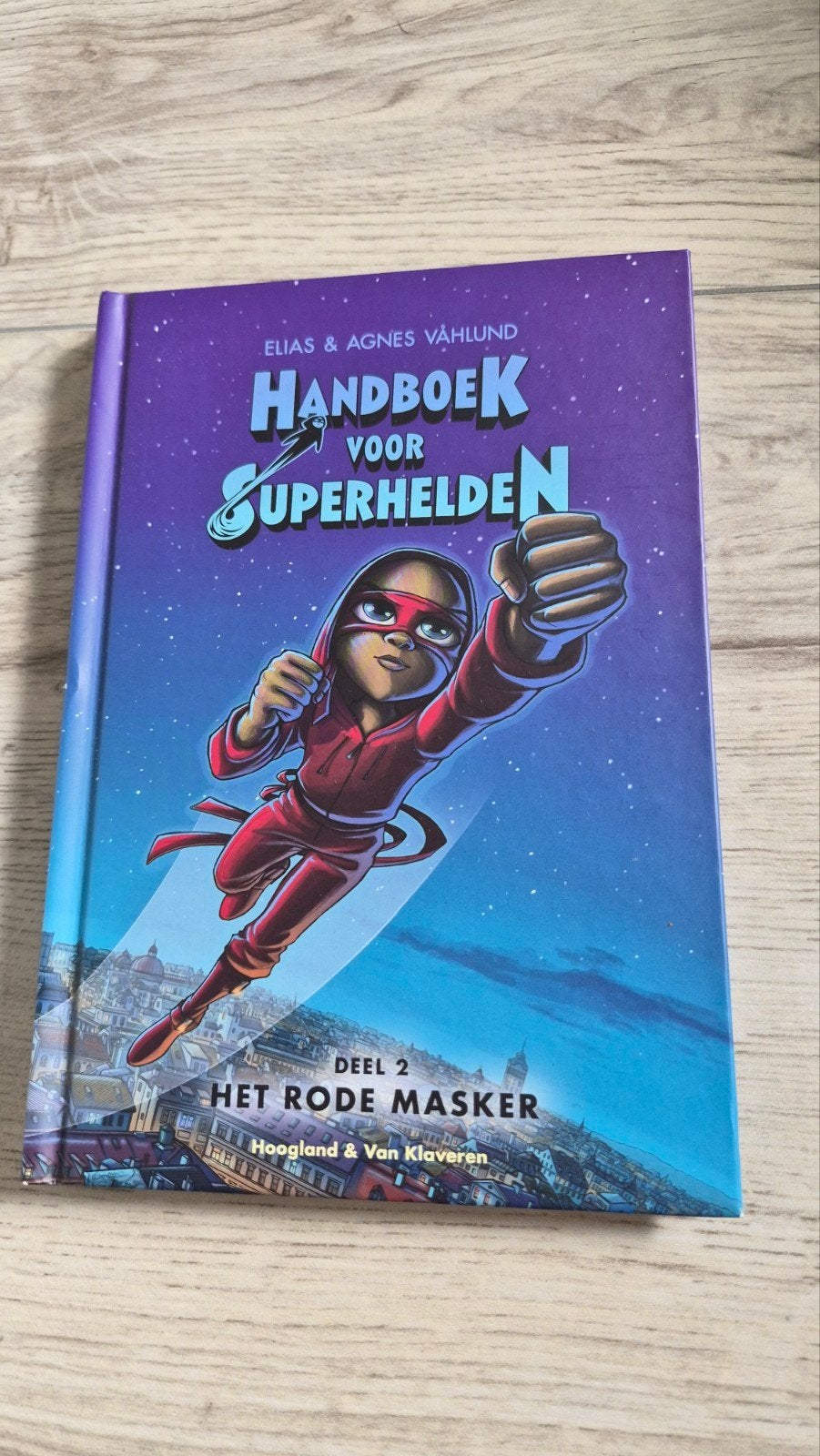 Elias Vahlund - Het rode masker, Elias Vahlund; Agnes Vahlund, Fictie algemeen, Ophalen of Verzenden, Zo goed als nieuw