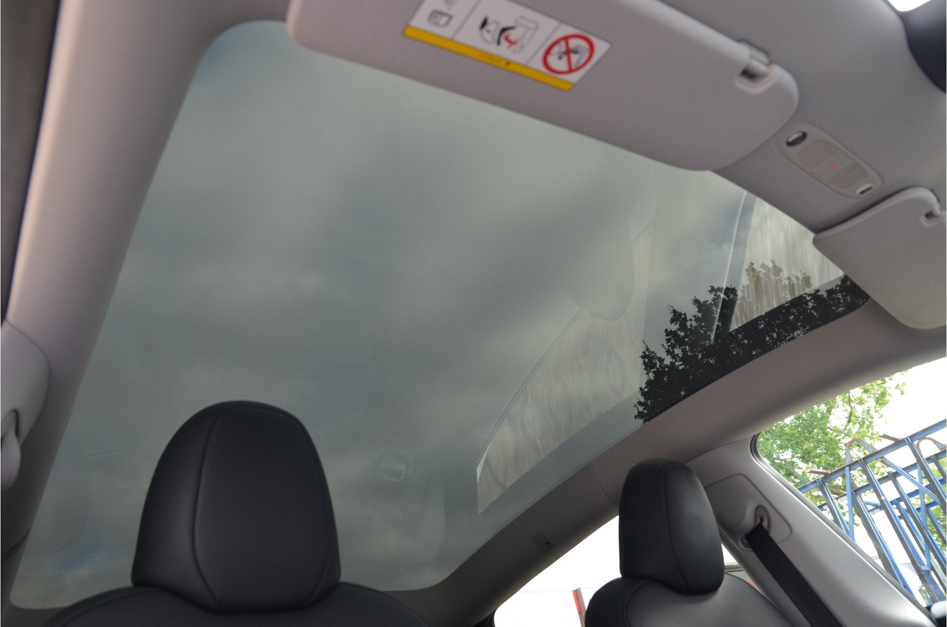 Tesla Model Y RWD 58 kWh AutoPilot3.0 Ryzen (bj 2024), Auto's, Automaat, Achterwielaandrijving, Gebruikt, Zwart