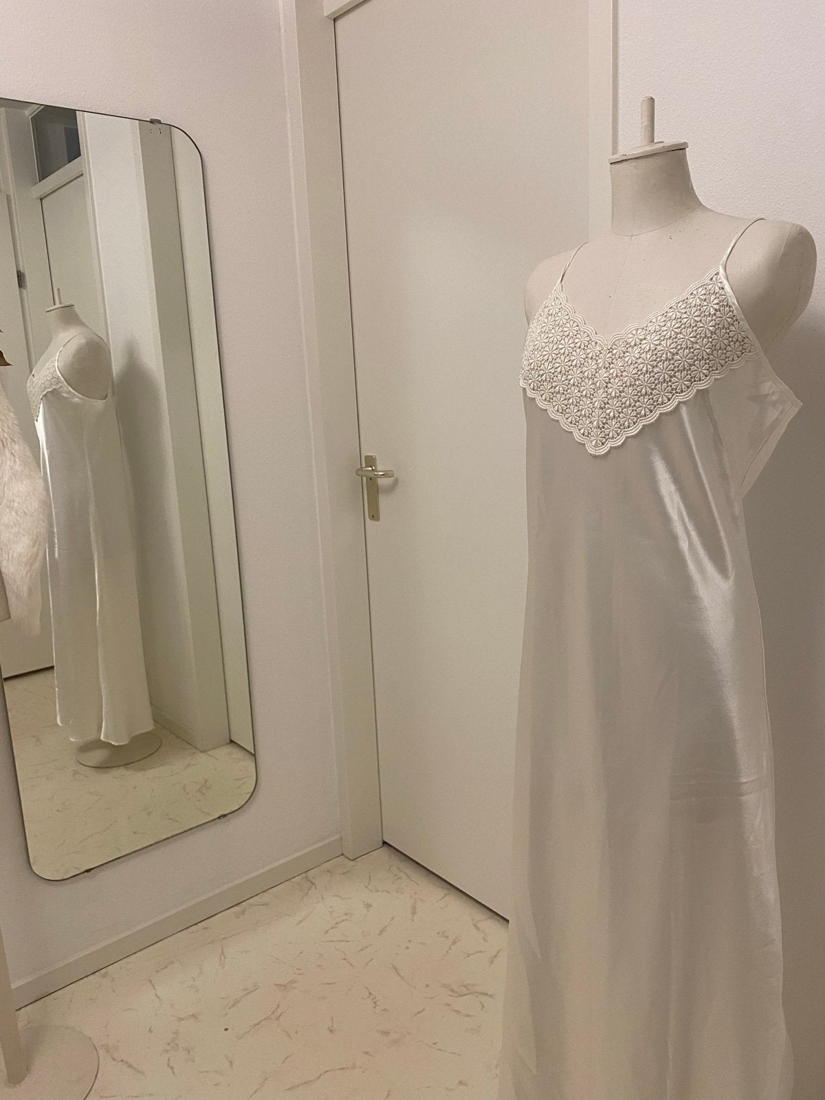 Gloednieuwe nachtjapon met kanten details, Ophalen of Verzenden, Wit, Nachtkleding