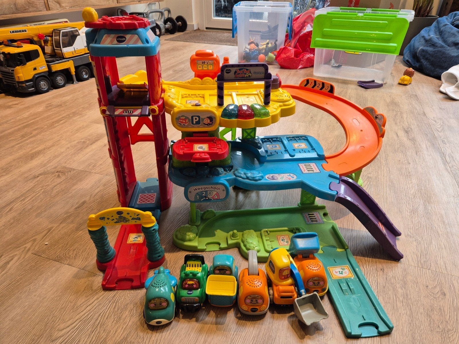 V-TECH  'toet toet auto's en garage', Kinderen en Baby's, Speelgoed | Vtech, Ophalen, Gebruikt, 2 tot 4 jaar