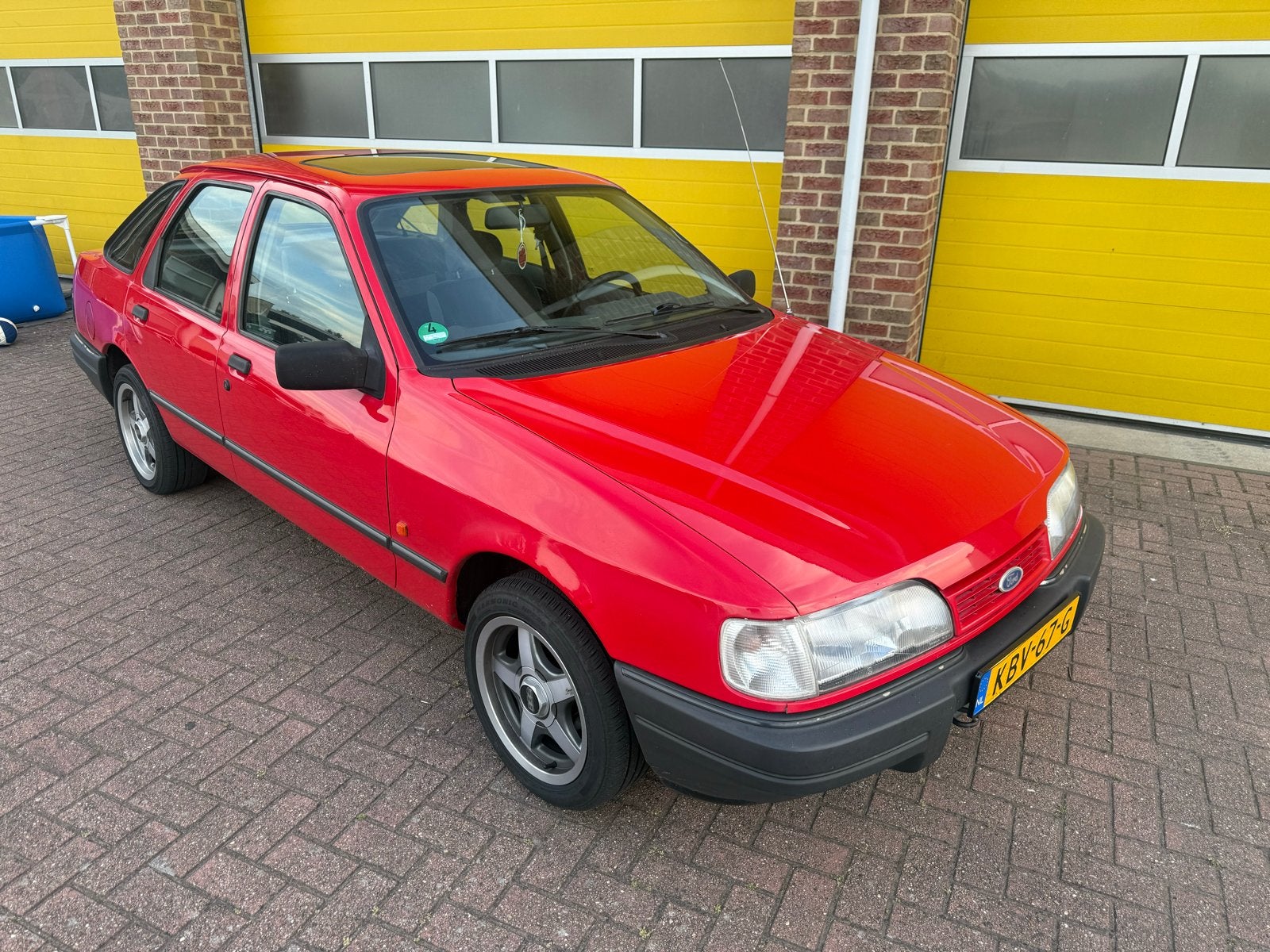 Ford sierra 2.0 dohc, 4 cilinders, Bedrijf, Handgeschakeld, Grijs