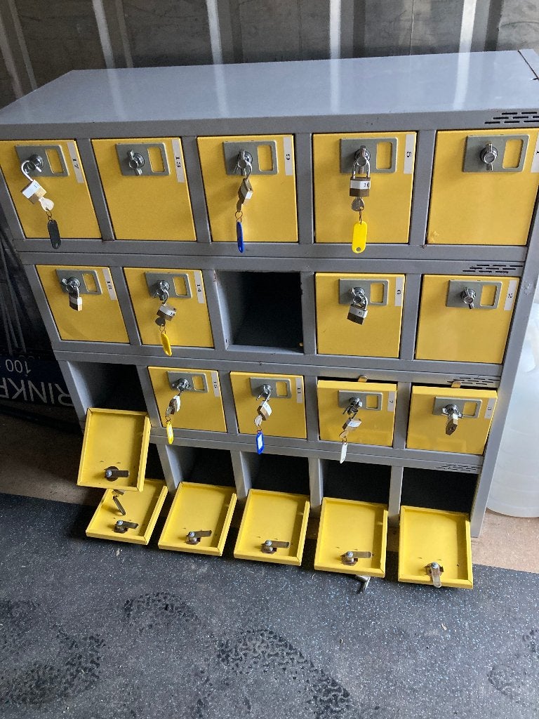 gebruikte lockerkast, Ophalen, Gebruikt, Vierkant