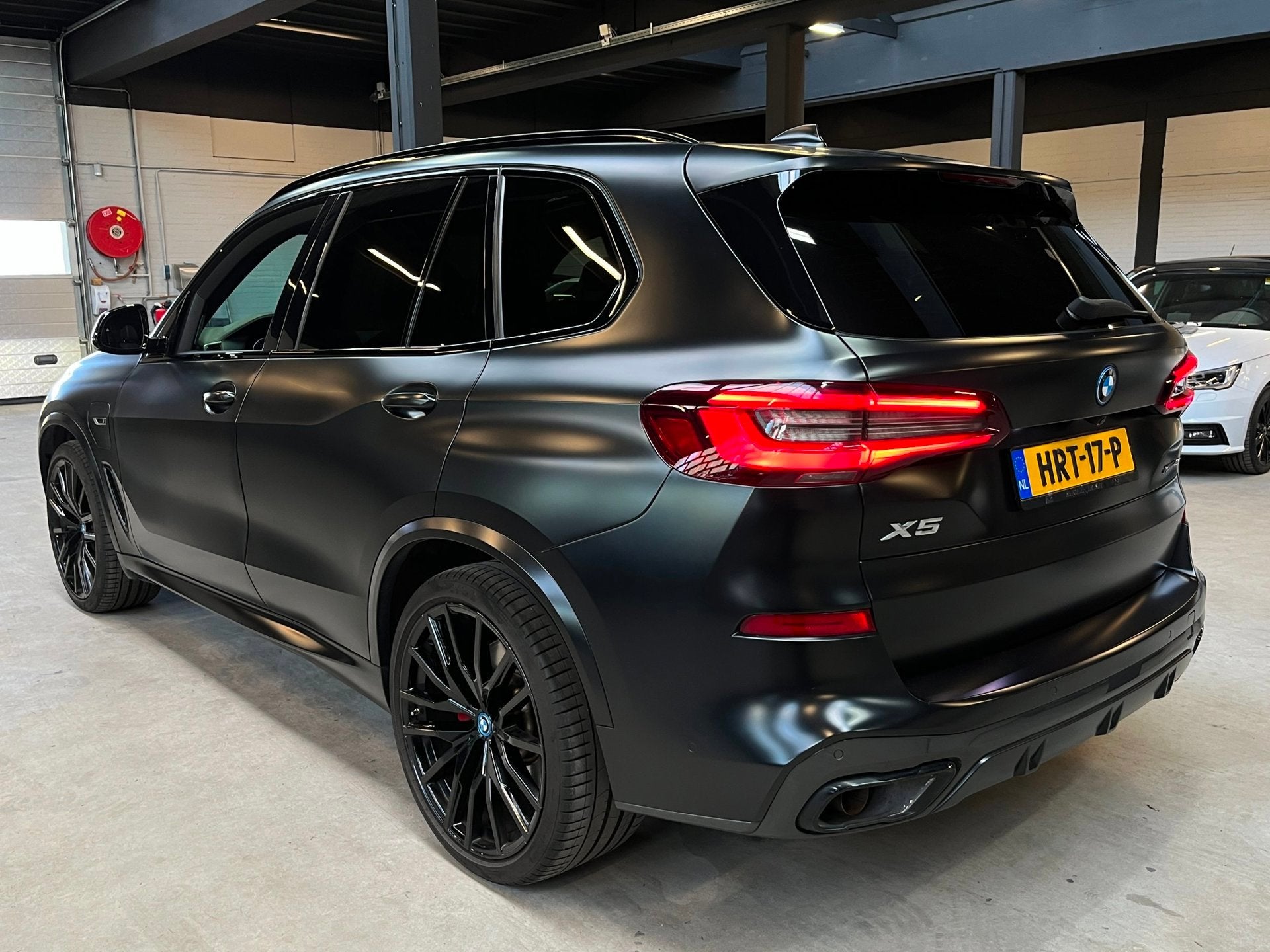 BMW X5 XDrive45e High Executive Carbon/M-pakket/Pano/Skyloun, Auto's, BMW, Gebruikt, Zwart, Vierwielaandrijving, Hybride Elektrisch/Benzine