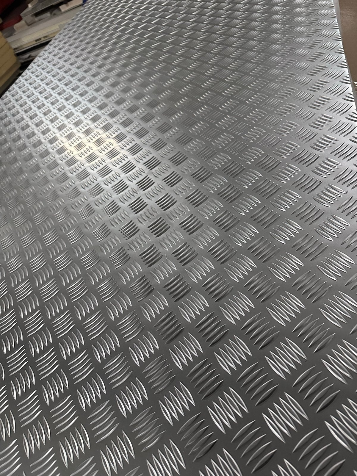 Geanodiseerd Traanplaat 2,5/4mm dik - 125x250 cm, Ophalen, Nieuw, Aluminium