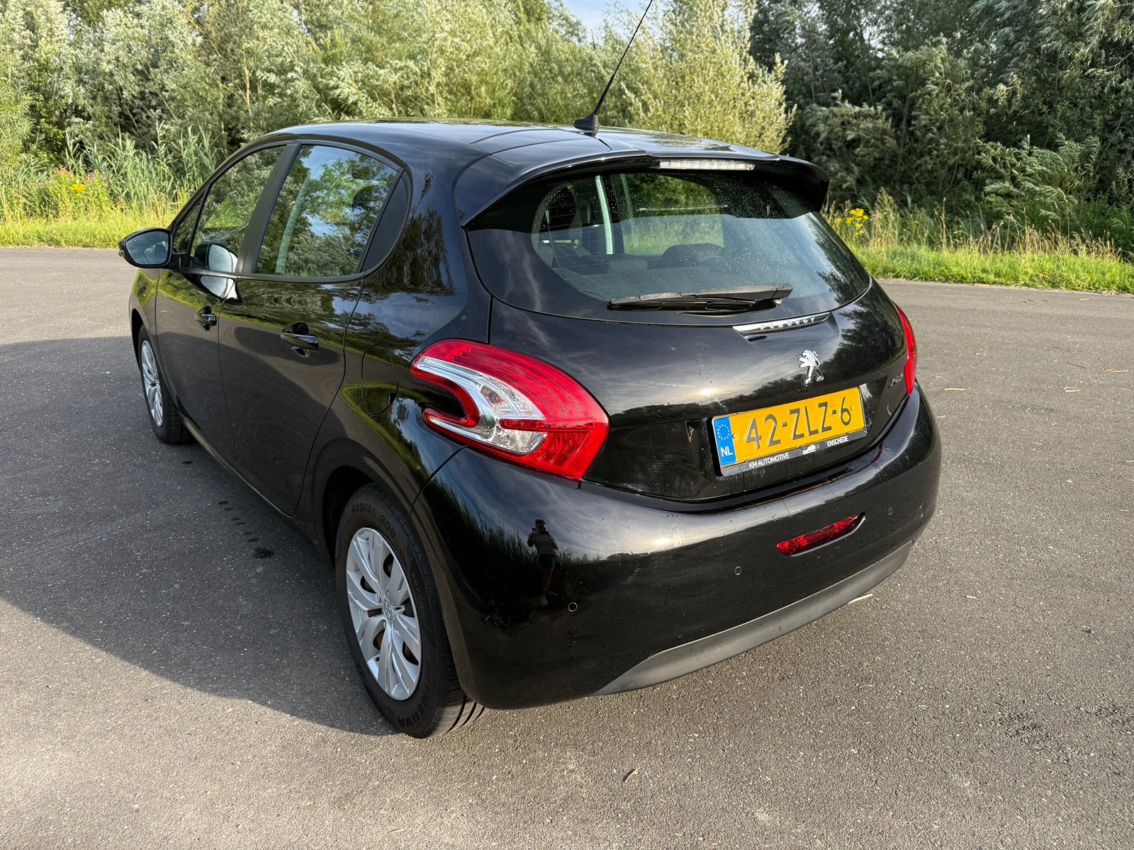 Peugeot 208 1.2 Airco | Cruise | Dealer Ondh | Lage KM | 5 D, Voorwielaandrijving, 1199 cc, Zwart, Origineel Nederlands