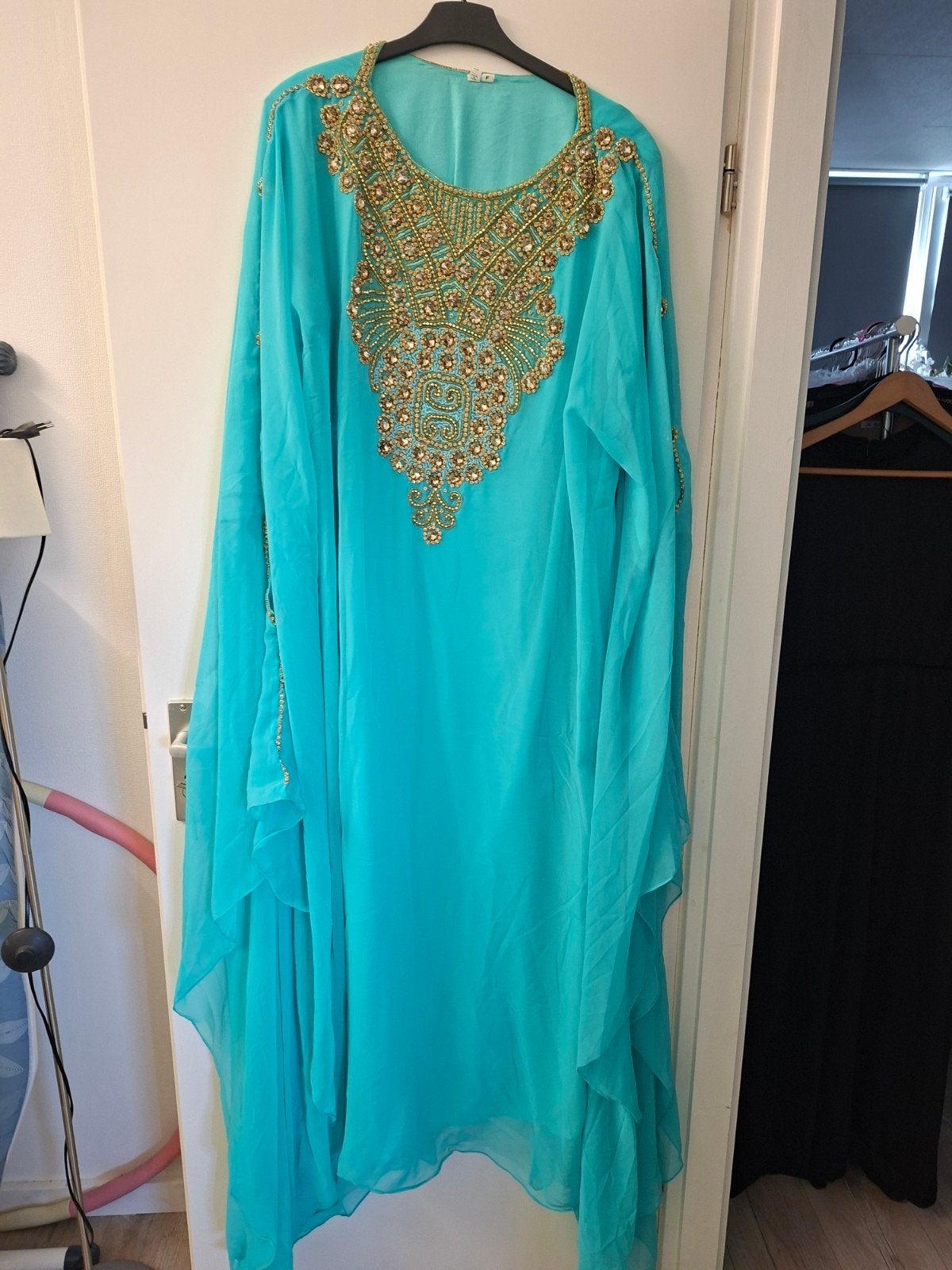 Turquoise Kaftan met Gouden Borduurwerk, Overige typen, Blauw, Maat 42/44 (L), Ophalen of Verzenden