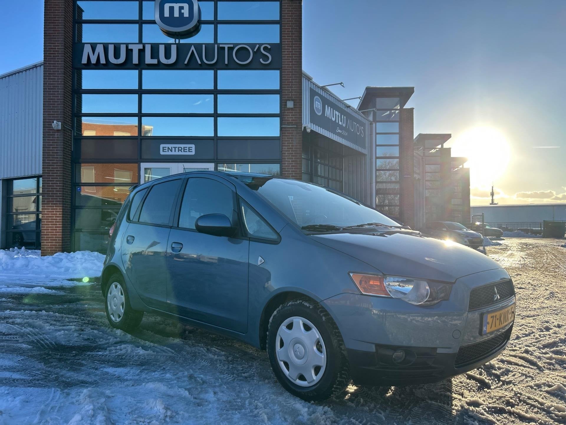 Mitsubishi Colt 1.3 Edition Two 5deurs Airco NAP APK, Voorwielaandrijving, Gebruikt, 31 €/maand, Blauw