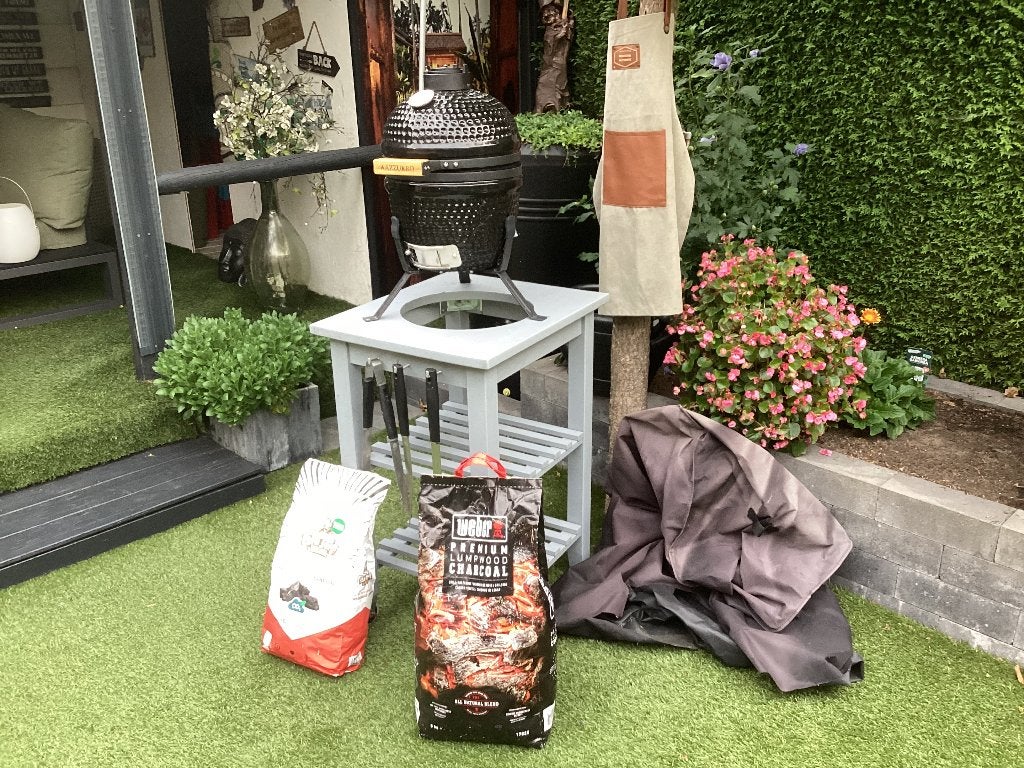 Te Koop BBQ, Tuin en Terras, Houtskoolbarbecues, Ophalen, Zo goed als nieuw, BBQ, Met accessoires