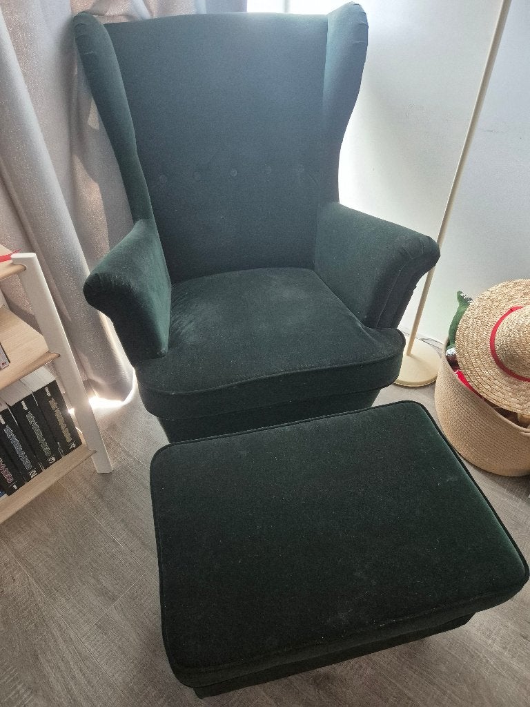 1 armchair and 1 footstool, Huis en Inrichting, Ophalen, Zo goed als nieuw