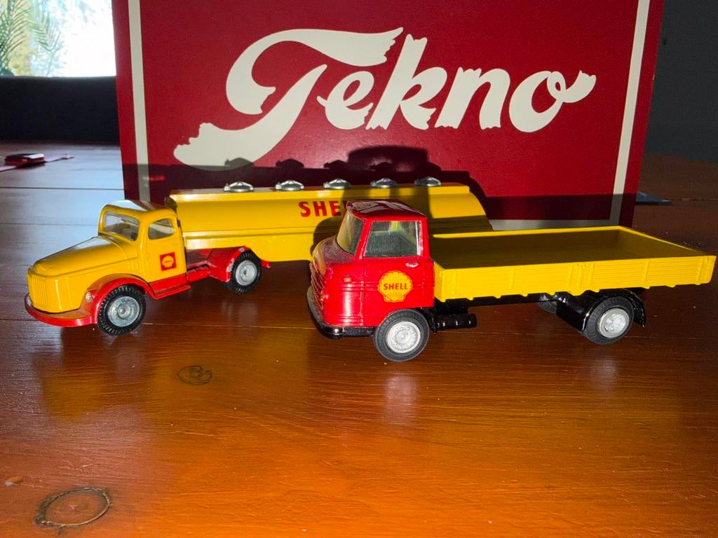 TEKNO DENMARK VOLVO SHELL, Hobby en Vrije tijd, Modelauto's | 1:50, Ophalen of Verzenden, Zo goed als nieuw, Bus of Vrachtwagen