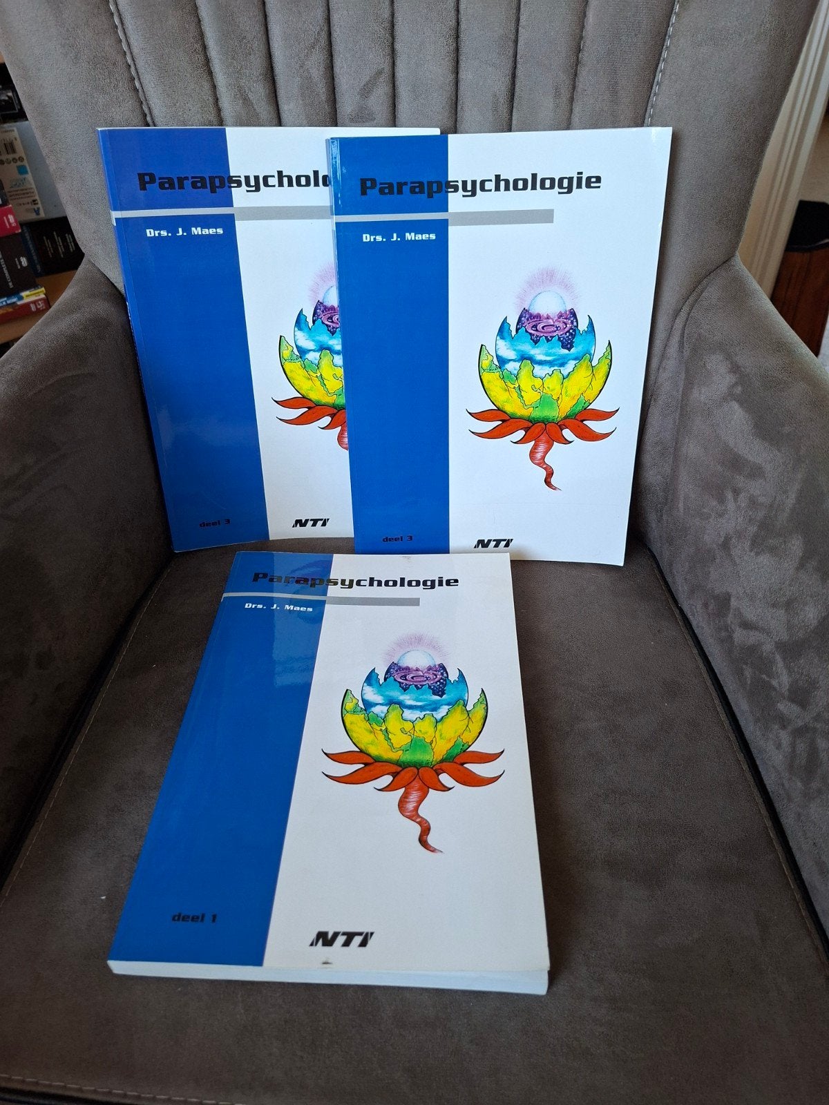 Parapsychologie deel 1 ,2 en 3 - NTI studieboeken, Drs. J. Maes, Zo goed als nieuw, Gamma, HBO