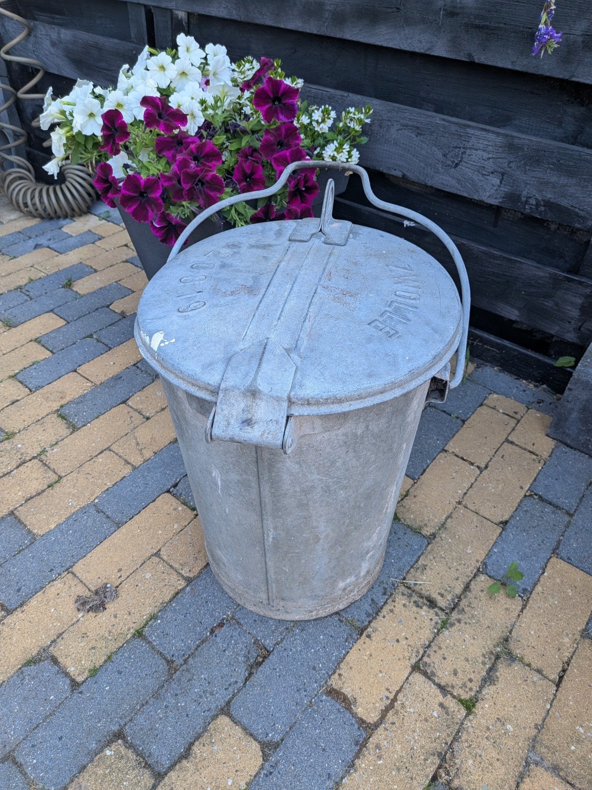 Zwolse zinken vuilnis bak jaren 70, Tuin en Terras, Gebruikt, Ophalen of Verzenden, Balkon, Metaal