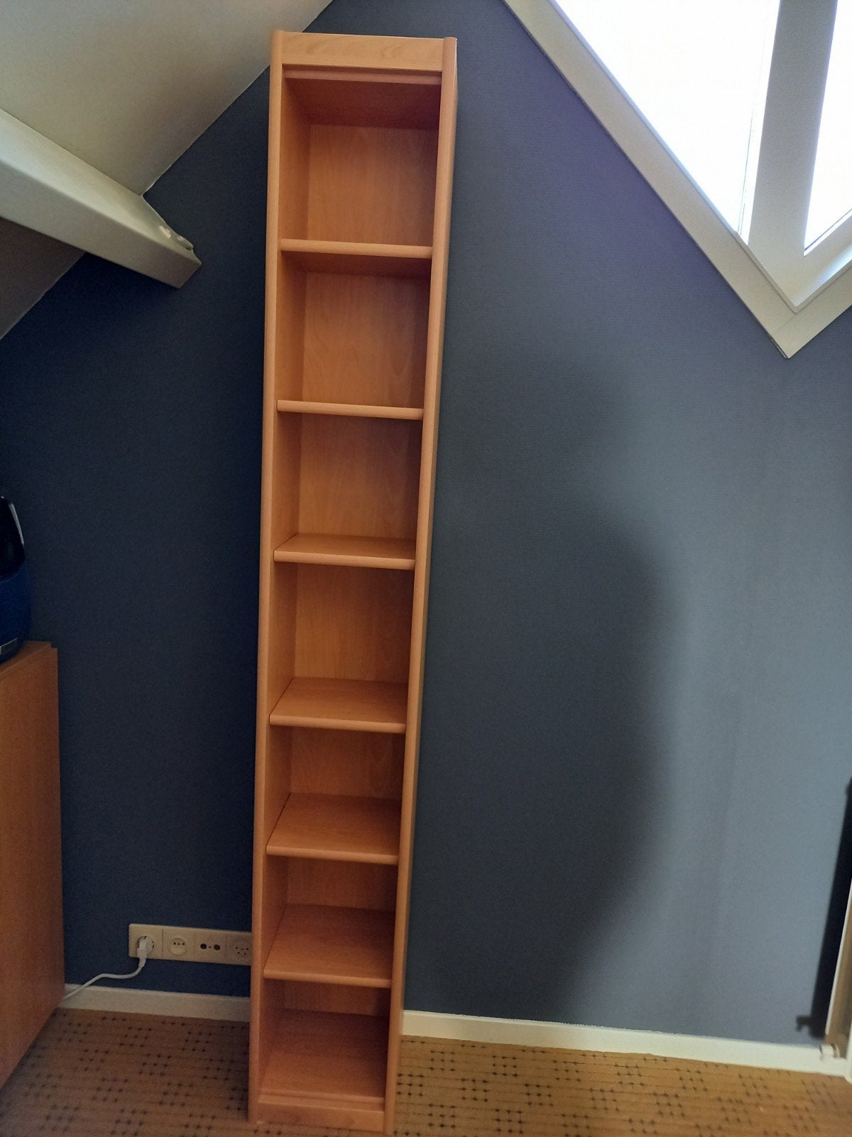 Smalle boekenkast / CD kast - Licht hout, Ophalen, Met plank(en), Minder dan 50 cm, Zo goed als nieuw