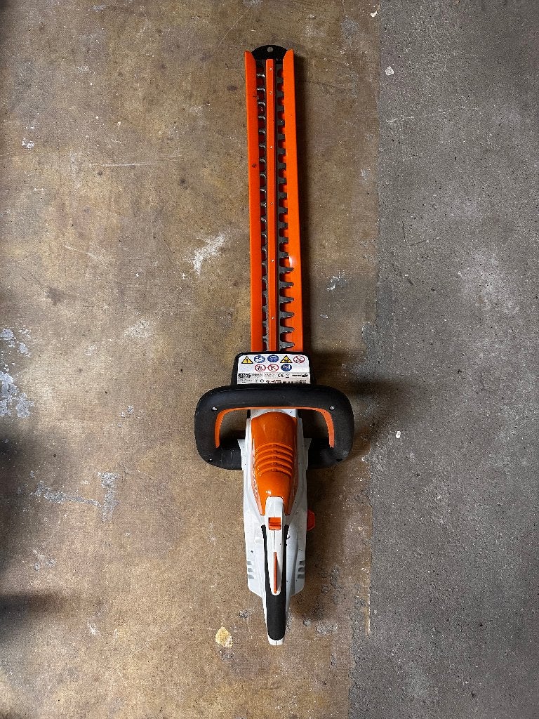 2 Stihl Heggenscharen HSA45accu en HSE42 elektrisch, Ophalen, Zo goed als nieuw, Accu, Stihl