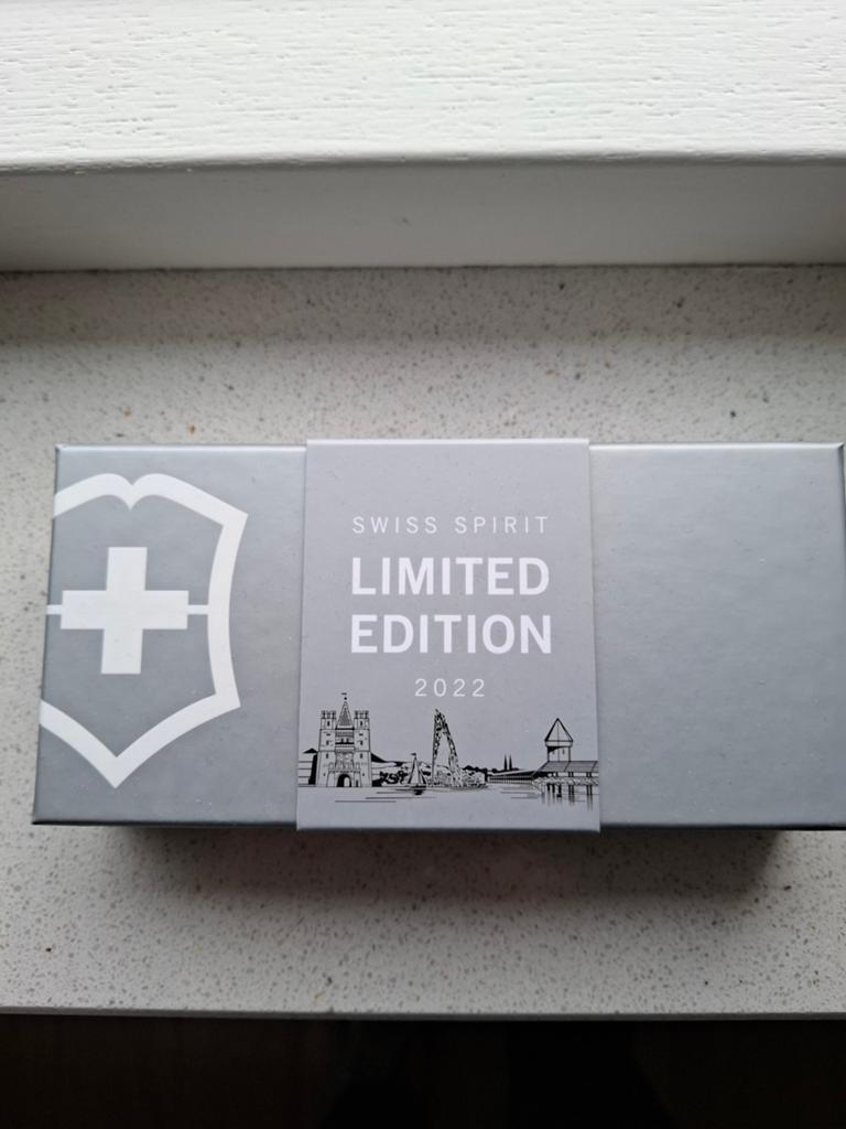Victorinox cadet swiss spirit 2022 mes zakmes, Ophalen of Verzenden, Nieuw