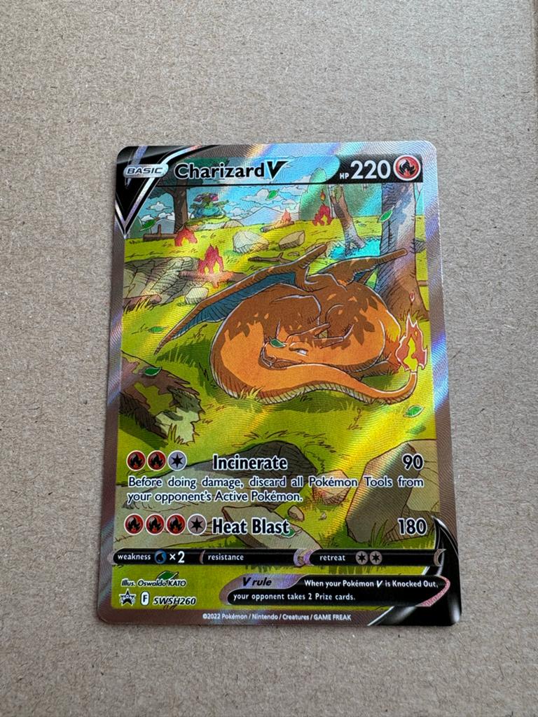 Pokémon kaart Charizard V SWSH260 Promo, Ophalen of Verzenden, Zo goed als nieuw, Losse kaart, Foil