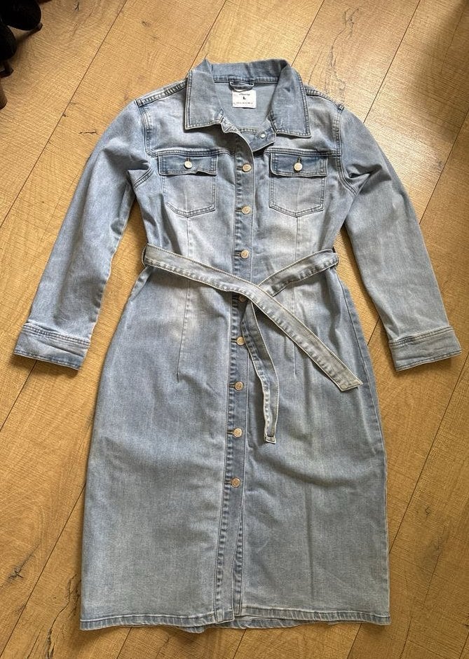 Newplay spijkerjurk met ceintuur - Maat L/XL, Kleding | Dames, Jurken, Verzenden, Maat 42/44 (L), Blauw, Onder de knie