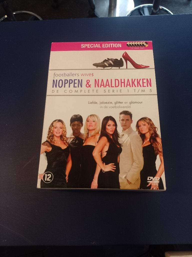 Noppen & Naaldhakken, de complete serie 1 t/m 5 (13 DVD'S), Vanaf 12 jaar, Ophalen of Verzenden, Gebruikt