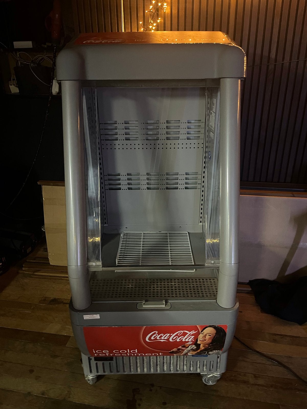 Coca-Cola Display Koelkast - Perfect voor Drankjes, Ophalen, 150 tot 200 liter, 60 cm of meer, 160 cm of meer