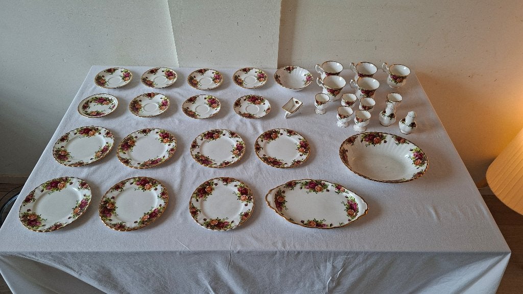 Royal Albert Old Country Roses Bone China 32-delig servies, Ophalen