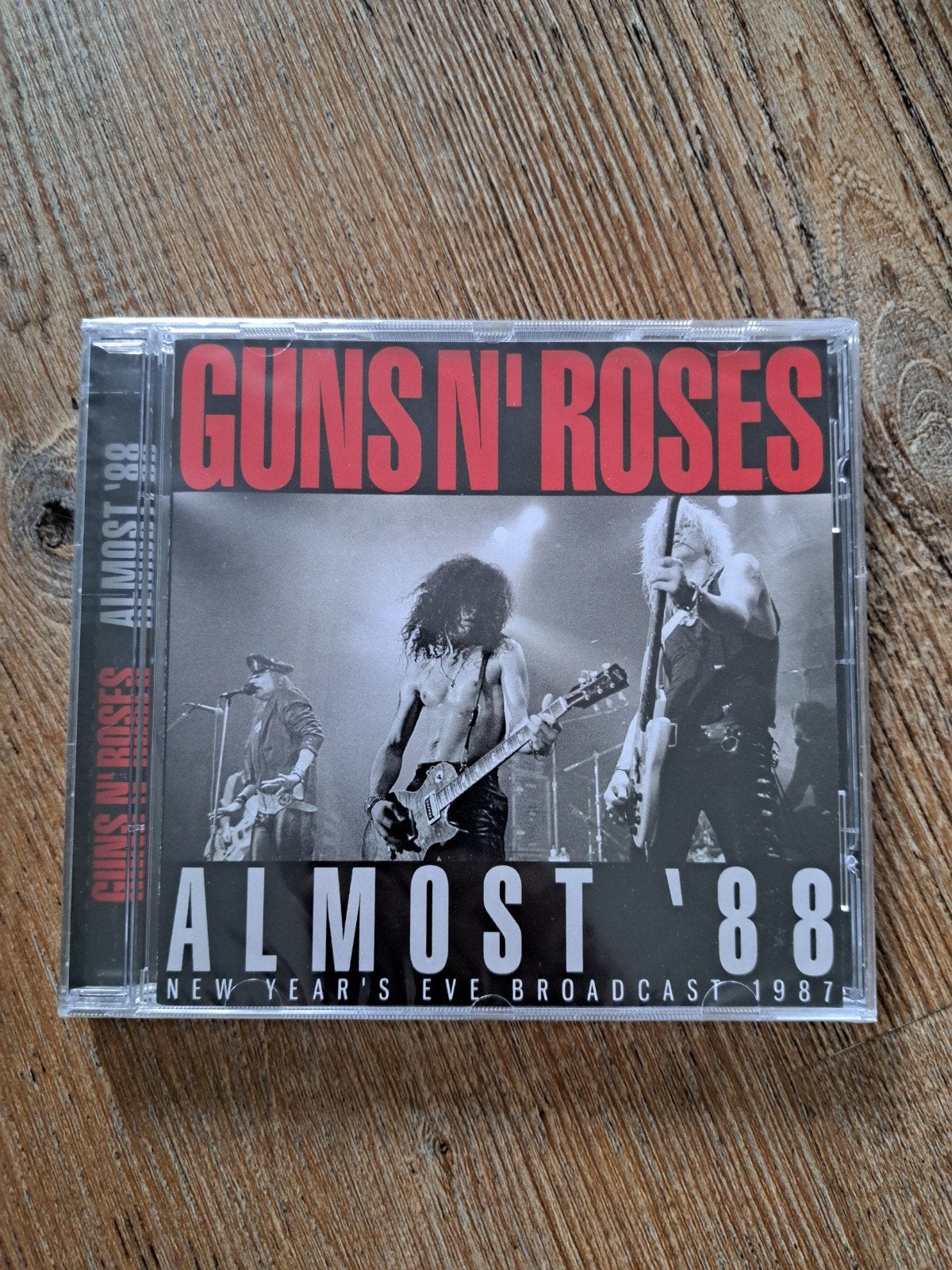 Guns N' Roses - Almost '88 CD (New Year's Eve Broadcast), Ophalen of Verzenden, Nieuw in verpakking, Live-album, Inclusief doosje