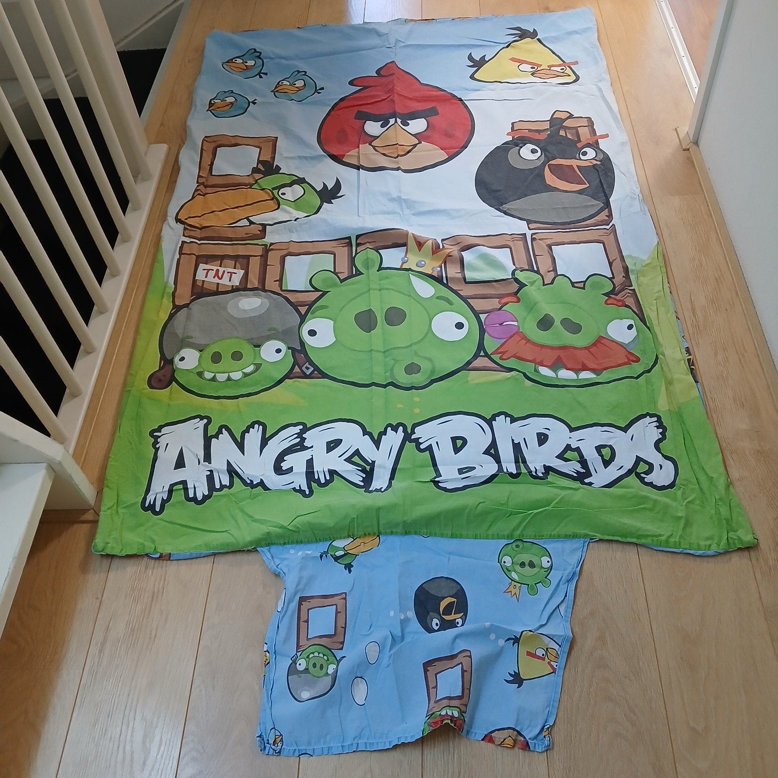 1 persoons kinder dekbedovertrek + kussensloop. Angry birds, Gebruikt, Ophalen of Verzenden, Wasbaar, Meerkleurig