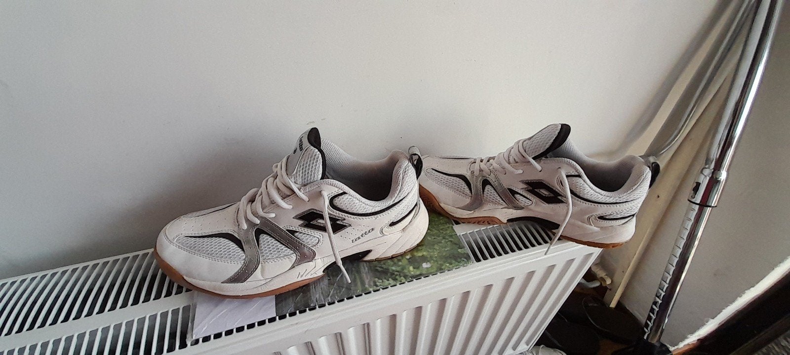 Lotto sportschoenen maat 42 nog als nieuw, Ophalen, Lotto, Wit, Zo goed als nieuw